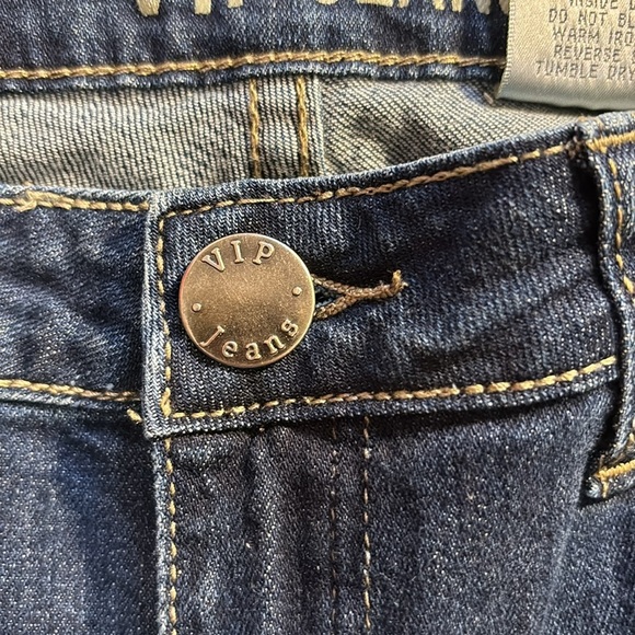 2/$30 VIP Distressed Rip 5 Pocket Jeans Size 11/12 - Picture 9 of 9